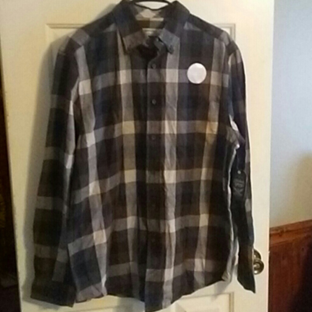 Mens size medium button up shirt